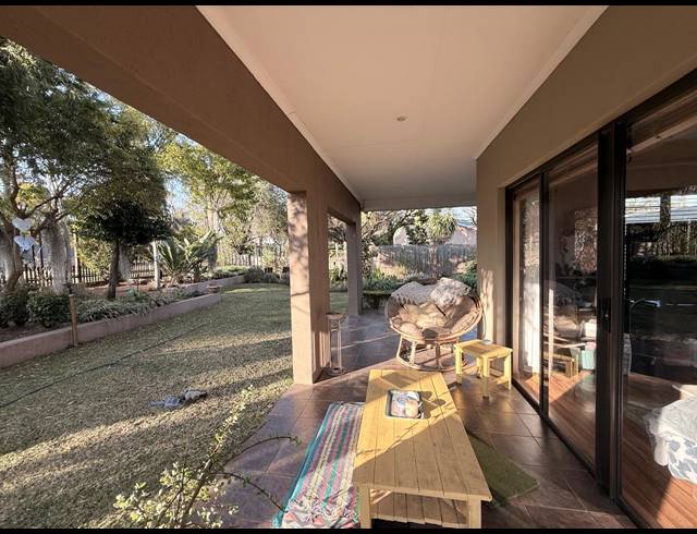 5 BEDROOM HOUSE FOR SALE IN HUTTENHEIGHTS